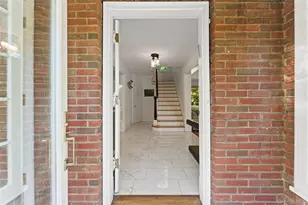 19 Bon Air Ave, New Rochelle, NY 10804 - Photo 2