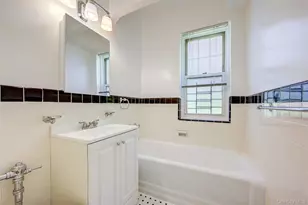 76-35 113th St, Forest Hills, NY 11375 - Photo 30