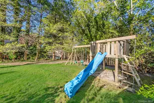 15 Oxbow Rd, Patchogue, NY 11772 - Photo 12