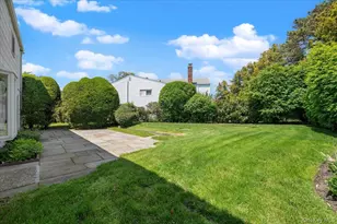 3089 Monterey Dr, Merrick, NY 11566 - Photo 30