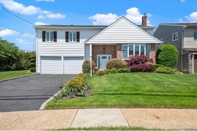 3089 Monterey Drive, Merrick, NY 11566 - Photo 32