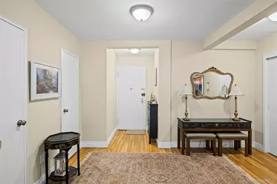 120 Morris Avenue #B5, Rockville Centre, NY 11570 - Photo 2