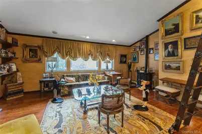 84 Nottingham Road, Manhasset Hills, NY 11040 - Photo 10
