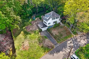 260 Shoreward Dr, Great Neck, NY 11021 - Photo 22