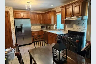 105 Bayview Avenue, Manhasset, NY 11030 - Photo 4