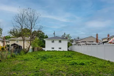66 4th Avenue, Westbury, NY 11590 - Photo 24