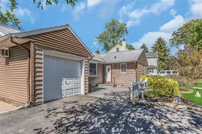 22 Leuce Place, Glen Cove, NY 11542 - Photo 2
