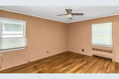 22 Leuce Place, Glen Cove, NY 11542 - Photo 10