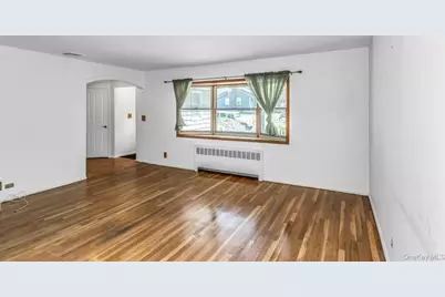 22 Leuce Place, Glen Cove, NY 11542 - Photo 4