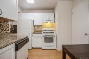 4 Sadore Ln, Yonkers, NY 10710 - Photo 10