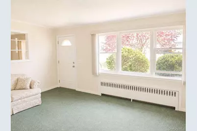 370 Washington Avenue, Patchogue, NY 11772 - Photo 6