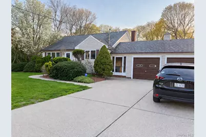 370 Washington Avenue, Patchogue, NY 11772 - Photo 2