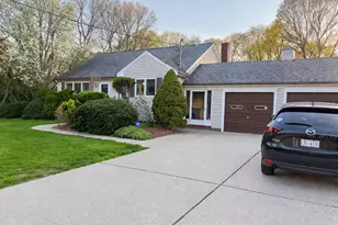 370 Washington Ave, Patchogue, NY 11772 - Photo 2