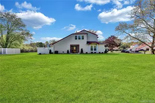 19 Delaware Ct, Coram, NY 11727 - Photo 34