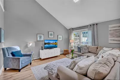 19 Delaware Court, Coram, NY 11727 - Photo 6