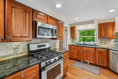 54 Hillside Avenue, Mount Kisco, NY 10549 - Photo 10