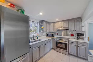 37 Grant Ave, Brentwood, NY 11717 - Photo 16