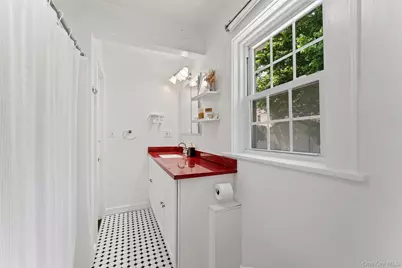 301 Bronxville Road, Bronxville, NY 10708 - Photo 16
