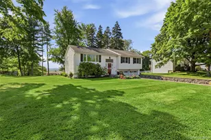 3499 Katrina Dr, Yorktown Heights, NY 10598 - Photo 2