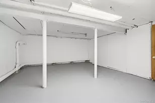 604 Logan Ave, Bronx, NY 10465 - Photo 40