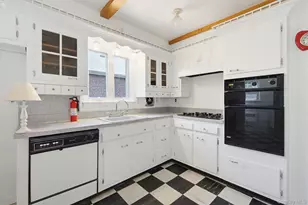604 Logan Ave, Bronx, NY 10465 - Photo 10
