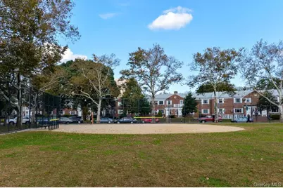261-72 Langstone Ave Avenue #UPPER, Glen Oaks, NY 11004 - Photo 4