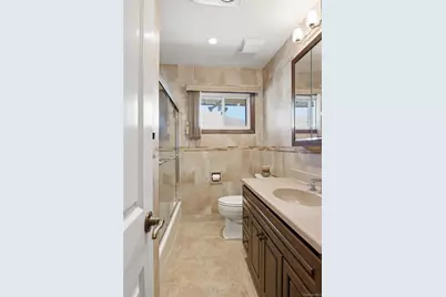 104 Emerson Avenue, Levittown, NY 11756 - Photo 20