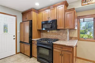 104 Emerson Avenue, Levittown, NY 11756 - Photo 12