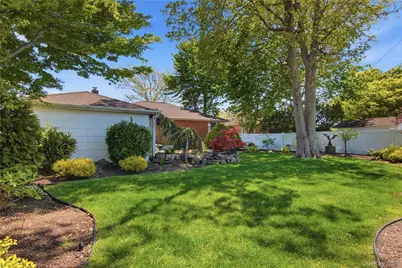 104 Emerson Avenue, Levittown, NY 11756 - Photo 24