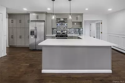 305 S 8th Street, New Hyde Park, NY 11040 - Photo 10