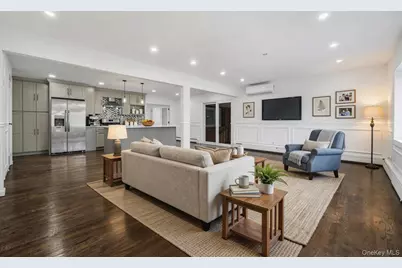 305 S 8th Street, New Hyde Park, NY 11040 - Photo 6