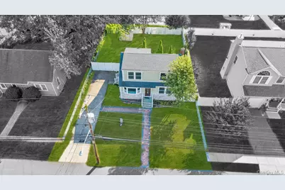 259 35th Street, Lindenhurst, NY 11757 - Photo 4