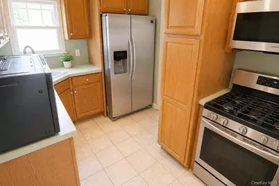 9715 133rd Avenue, Ozone Park, NY 11417 - Photo 10