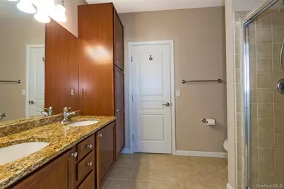 8 Wexford Lane #8 upper, Oceanside, NY 11572 - Photo 8