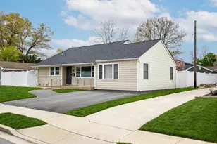 17 Grant St, Roosevelt, NY 11575 - Photo 2