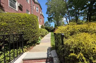 4 Chateaux Cir, Scarsdale, NY 10583 - Photo 16