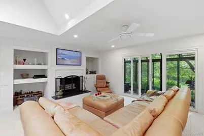7 Gun Path, Setauket, NY 11733 - Photo 10