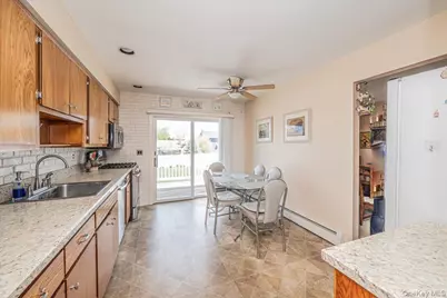 305 Kimberly Place, West Islip, NY 11795 - Photo 18