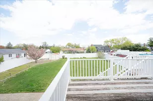 305 Kimberly Pl, West Islip, NY 11795 - Photo 42