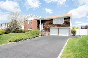 305 Kimberly Pl, West Islip, NY 11795 - Photo 2