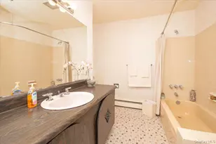 305 Kimberly Pl, West Islip, NY 11795 - Photo 14