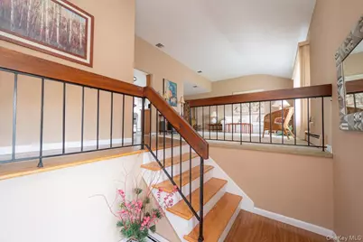 305 Kimberly Place, West Islip, NY 11795 - Photo 4