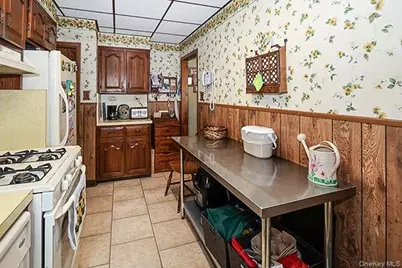 7833 74th Street, Glendale, NY 11385 - Photo 16