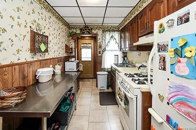 7833 74th Street, Glendale, NY 11385 - Photo 12