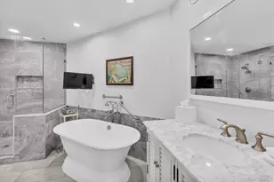 707 Bluffs Dr N, Calverton, NY 11933 - Photo 12