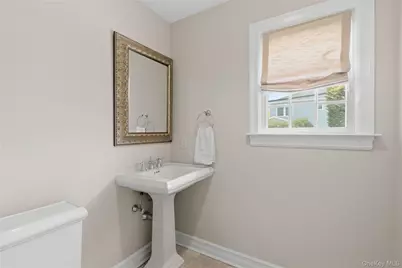 47 Syosset Circle, Syosset, NY 11791 - Photo 18