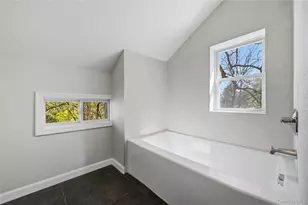892 Winterton Rd, Bloomingburg, NY 12721 - Photo 18