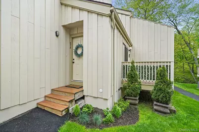 274 Maplewood Drive, South Salem, NY 10590 - Photo 2