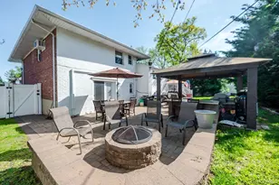1 Ives Ln, Plainview, NY 11803 - Photo 24