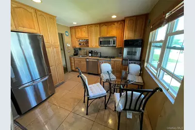 84 Surf Road, Lindenhurst, NY 11757 - Photo 10